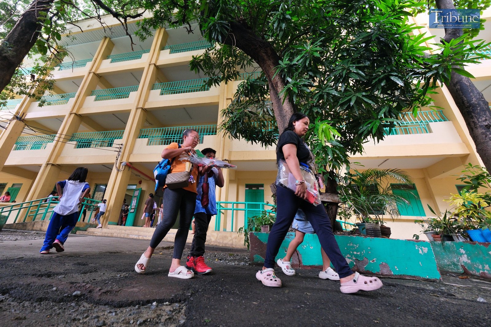 TRIBUNE-backtoschool-scenes
